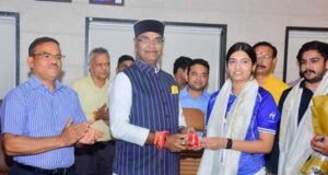 एशियन गेम्स पदक विजेता आशी-ऐश्वर्य से मिले मंत्री सारंग, बोले- 6 साल की उम्र से तराशेंगे खेल प्रतिभाएं