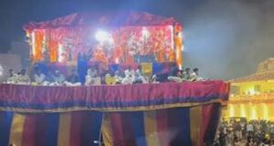 बस्तर दशहरा: फूल रथ खींचने पर ग्रामीण-पुलिस में झड़प