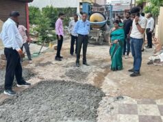 दुर्ग में सीमेंट सड़क निर्माण में गड़बड़ी पर महापौर ने लगाई फटकार
