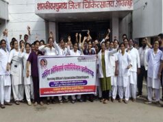 CG में नर्सों ने खोला मोर्चा, दो सूत्रीय मांगों को लेकर आंदोलन शुरू