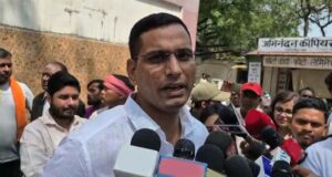 कोयला घोटाला मामले में कोर्ट पहुंचे विधायक देवेंद्र यादव, आरोपी चंद्रदेव राय और विनोद तिवारी भी रहे मौजूद