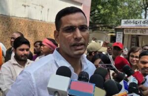 कोयला घोटाला मामले में कोर्ट पहुंचे विधायक देवेंद्र यादव, आरोपी चंद्रदेव राय और विनोद तिवारी भी रहे मौजूद