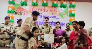 बिलासपुर में आधा दर्जन थानेदारों को एसएसपी ने किया सम्मानित, बेहतर काम के लिए मिला पुरस्कार