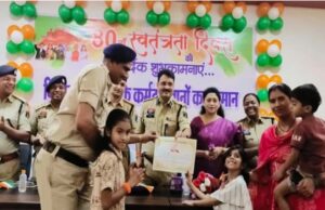 बिलासपुर में आधा दर्जन थानेदारों को एसएसपी ने किया सम्मानित, बेहतर काम के लिए मिला पुरस्कार