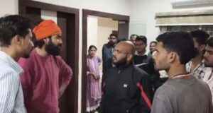 कोरबा के होटल में धर्मांतरण के आरोप पर हंगामा, बजरंग दल ने जताया विरोध