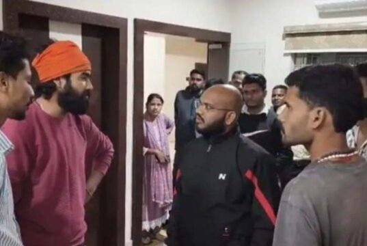 कोरबा के होटल में धर्मांतरण के आरोप पर हंगामा, बजरंग दल ने जताया विरोध