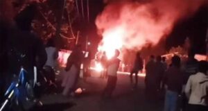 डिंडौरी में हिट एंड रन से एक की मौत, चार गंभीर; गुस्साई भीड़ ने कार फूंकी