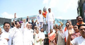 गांधी जयंती पर औद्योगिक क्षेत्र कोरबा में लगाए गए लगभग 100 पौधे