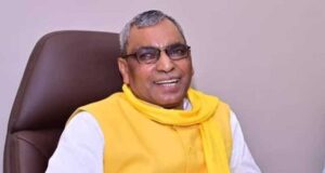 प्रत्याशी अपने उतारकर सिंबल हमारा दिया था’, ओम प्रकाश राजभर ने अखिलेश पर लगाया धोखा देने का आरोप