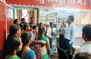 ग्रामोद्योग सचिव राजेश सिंह राणा ने किया छत्तीसगढ़ रेशम सेतु का निरीक्षण