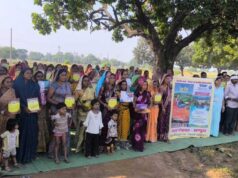 आयुक्त तारन प्रकाश सिन्हा ने खंडुआ में किया सिंचाई नाली निर्माण कार्य का निरीक्षण, श्रमिकों से किया सीधा संवाद