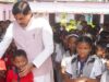 मुख्यमंत्री डॉ. यादव काफिला रुकवाकर पहुंचे स्कूल, बच्चों से किया आत्मीय संवाद