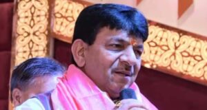 ‘सपा पार्टी नहीं, परिवार का समूह’, कपिलदेव अग्रवाल का हमला