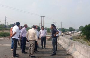 लोक निर्माण विभाग के सचिव ने सड़कों-पुलों के कार्यों का किया निरीक्षण