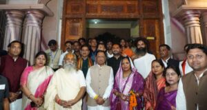 मुख्यमंत्री विष्णु देव साय ने शिवरीनारायण में भगवान नर-नारायण के किए दर्शन, प्रदेशवासियों की सुख-समृद्धि और खुशहाली की कामना