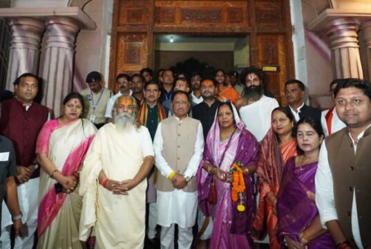 मुख्यमंत्री विष्णु देव साय ने शिवरीनारायण में भगवान नर-नारायण के किए दर्शन, प्रदेशवासियों की सुख-समृद्धि और खुशहाली की कामना
