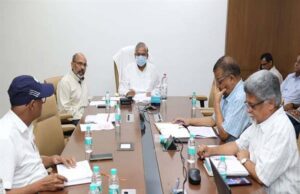 किसानों को रबी सीजन के लिये बिजली की पर्याप्त उपलब्धता सुनिश्चित करें : ऊर्जा मंत्री तोमर