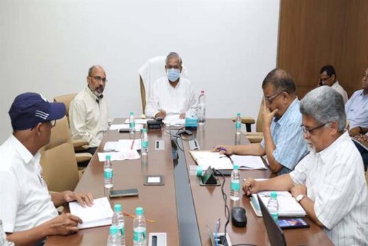 किसानों को रबी सीजन के लिये बिजली की पर्याप्त उपलब्धता सुनिश्चित करें : ऊर्जा मंत्री तोमर