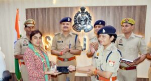 मिशन शक्ति 6.0 में यूपी पुलिस का कमाल, सात दिन में पांच राज्यों से खोज निकाले 32 लाख के गुम मोबाइल
