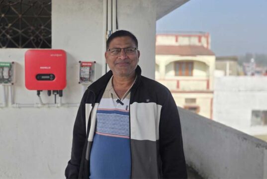 पीएम सूर्य घर योजना से बिजली उपभोक्ता से ऊर्जा उत्पादक बने कृष्ण कुमार गुप्ता, बिजली बिल के खर्च में मिली राहत