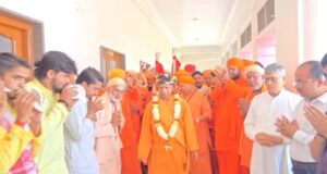 विजयादशमी पर गोरक्षपीठाधीश्वर ने किया महायोगी गोरखनाथ का विशिष्ट पूजन, लोक कल्याण की प्रार्थना की