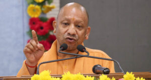 धन के निमित्त धर्म नहीं त्यागूंगा, छिड़ गया युद्ध तो बम-गोले भी दागूंगा: सीएम योगी